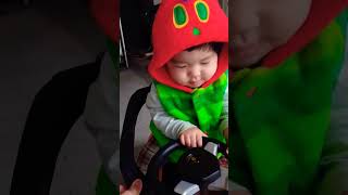 はらぺこあおむしの運転技術 #赤ちゃん #赤ちゃんのいる生活 #かわいい #baby #shorts
