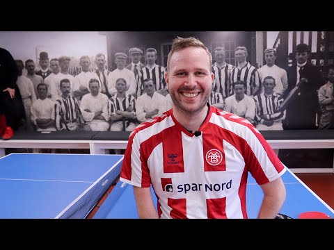 AaB spiller bordtennis mod Peter Rosenmeier