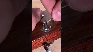 Download lagu Let me show you how to tie a luthier knot 🙃 mp3