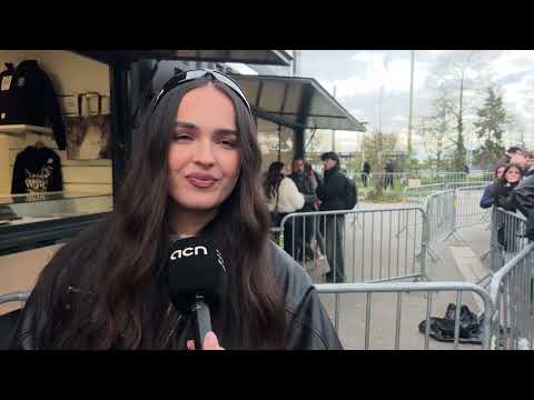 Los fans de Rosalía tras el primer concierto de la gira Lux: \