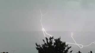preview picture of video 'Lightning over Brentwood'