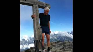 preview picture of video 'video3.mov: Verbier trail run to pierre avoi'