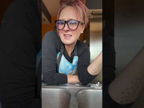 The truth about Dinah Shore #dinahshoreweekend #lesbianpoolparty #lgbtq #crushthpatriarchy