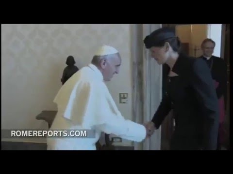 Papež Frančišek s predsednico vlade RS Alenko Bratušek