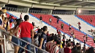 🚨Hinchas del JUNIOR atac4n? hinchas del AMÉRICA 😪 Video en la cancha. #losmasreales  #fútbolenpaz