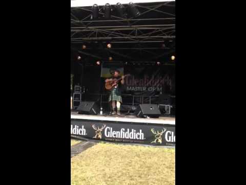 Andrew Gordon live in Hermannsburg 08.06.2013