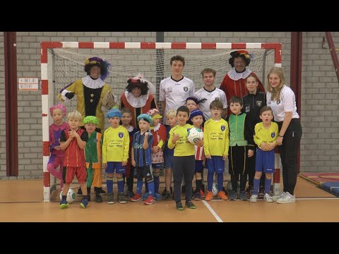 Pietenvoetbal vv Hattem in de Marke