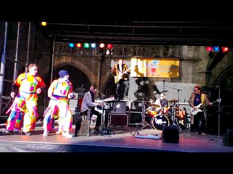 Cagey Strings am Marienplatz - Fasching 2013