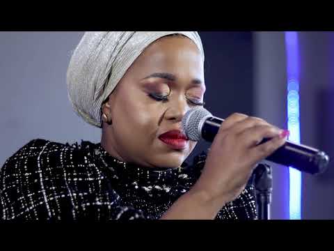 Dr Winnie Mashaba ft Kutullo Mr Creativity. Lengeloi Laka Unplugged