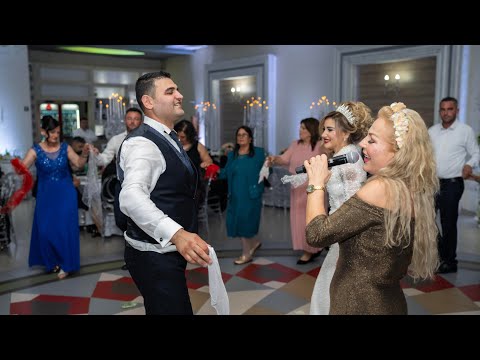 Krushqia ne valle dhe Shamia e Beqarit, Super Atmosfer