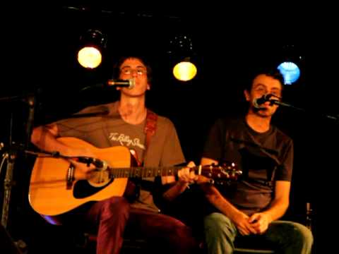 truque com facas - Mauricio Pereira e Tim Bernardes