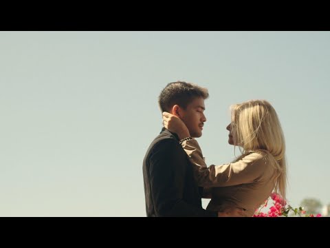 Francisco Martin - KISSING ON A BALCONY (Official Video)