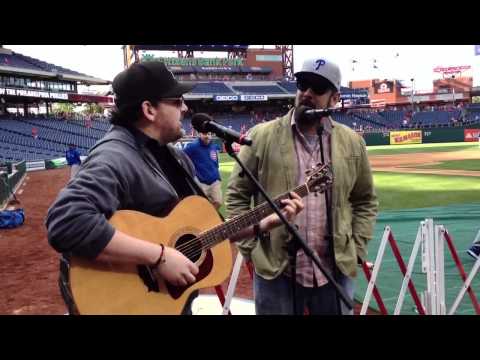 Shawn & Hobby warm up at Phillies Game