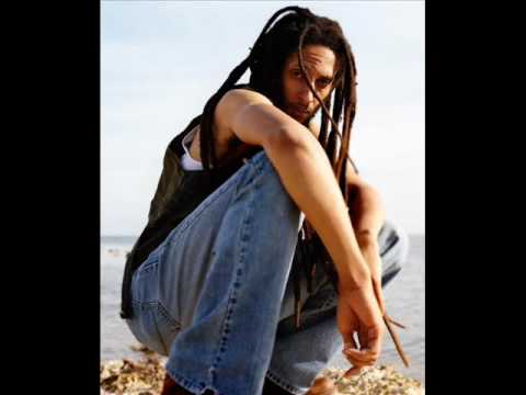 Julian Marley - On The Floor