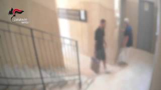 Napoli, preso rapinatore: colpiva le donne anziane in ascensore