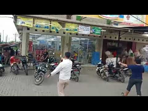 preman nantang polisi .