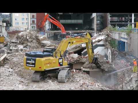 Excavator CAT 352F XE demolition site