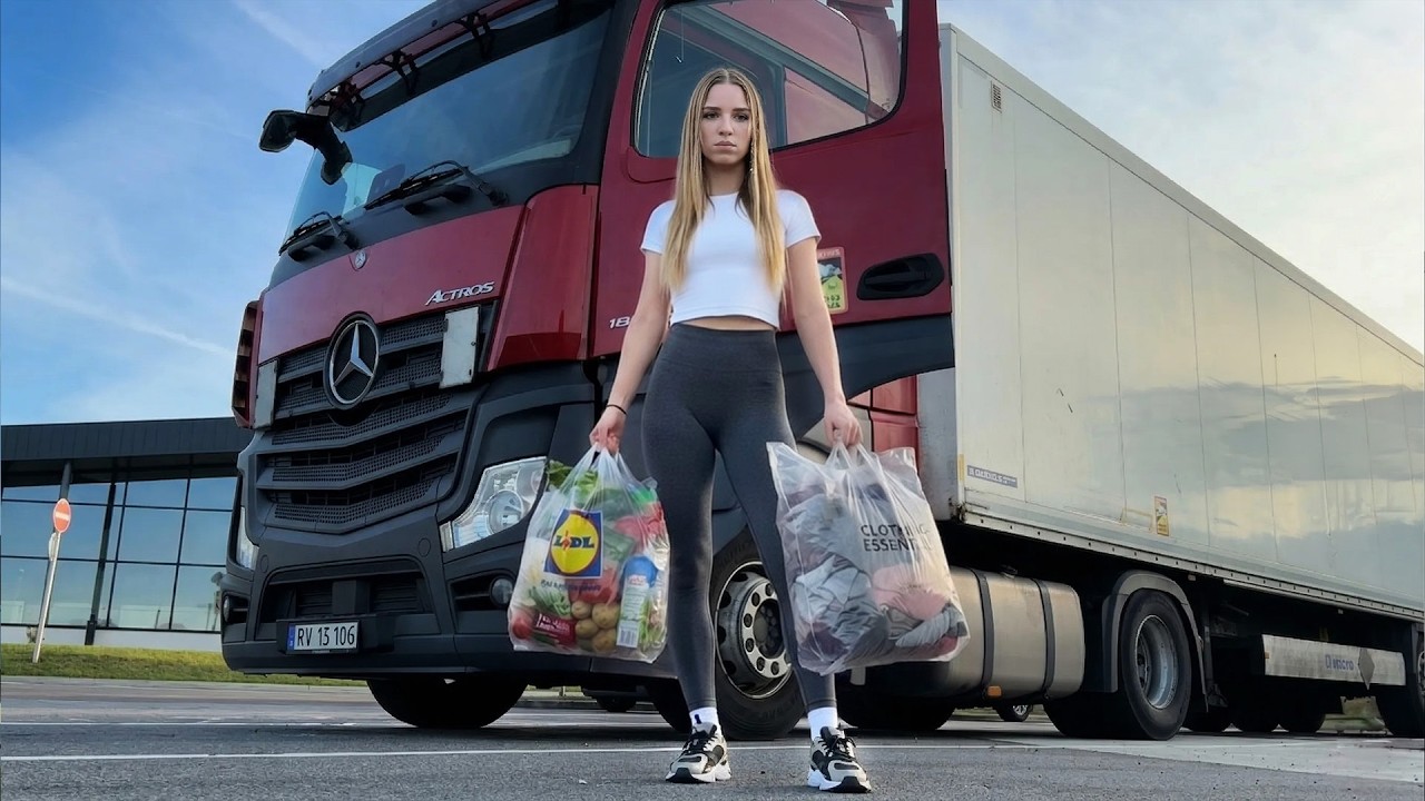 How a female truck driver washes clothes on the road