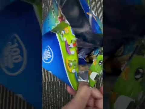 Tiffany Break Chocolate ASMR Satisfying sounds #shorts #tiffany #chocolate #asmr #sweet #looneytunes
