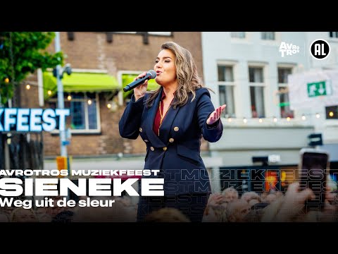 Sieneke - Weg uit de sleur (LIVE) • Muziekfeest op het Plein 2024 // Sterren NL