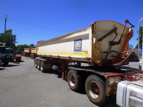 AE106 - 2012 Roadwest TRI350 Tri-Axle Lead Side Tipper (WST15)