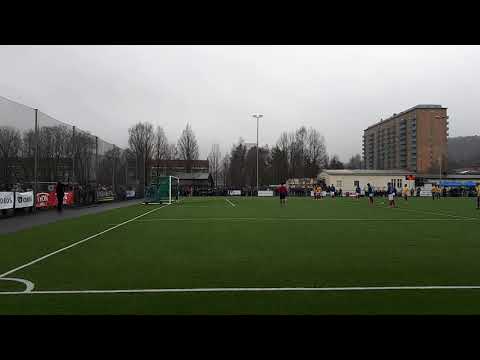 Marcus Sandberg redder straffespark for Vålerenga i cupkamp mot Grorud 1. Mai 2018