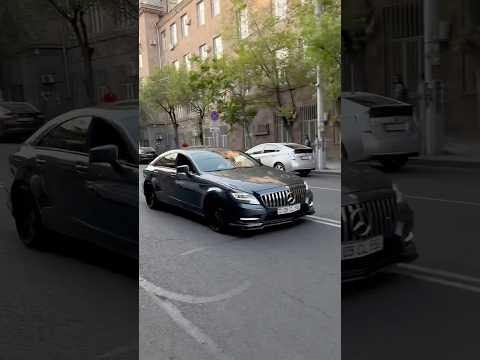 Mercedes-Benz CLS550 | Epic V8 Sound