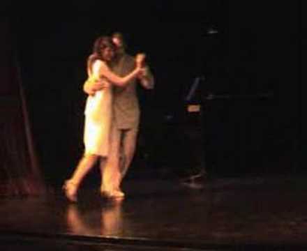  Romina Tumini  and  Juan Manuel Nieto  are  dancing  to  a  tango