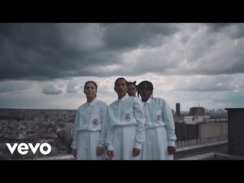 Oumou Sangaré - Kamelemba (Official Video)