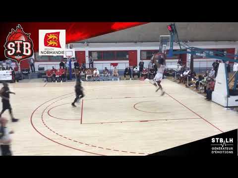 L'action du match de la rencontre entre le STB Le Havre et Vanves