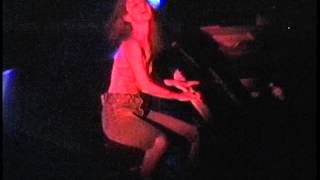 Tori Amos - Wrapped Around Your Finger (The Police) Tampa,Fl 8.3.94 (Late Show)