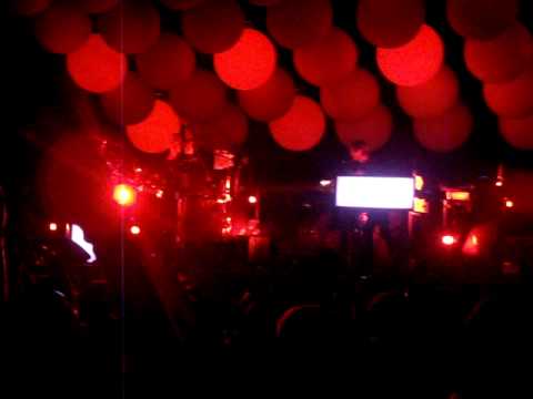 BOOKA SHADE In White Rooms closing track @ FUTURE MUSIC FESTIVAL SYDNEY 2010