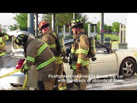 Peru firefighters extinguish car