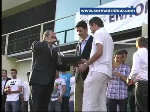 Manuel Robles recibe al CF Fuenlabrada por su ascenso a 2ªB