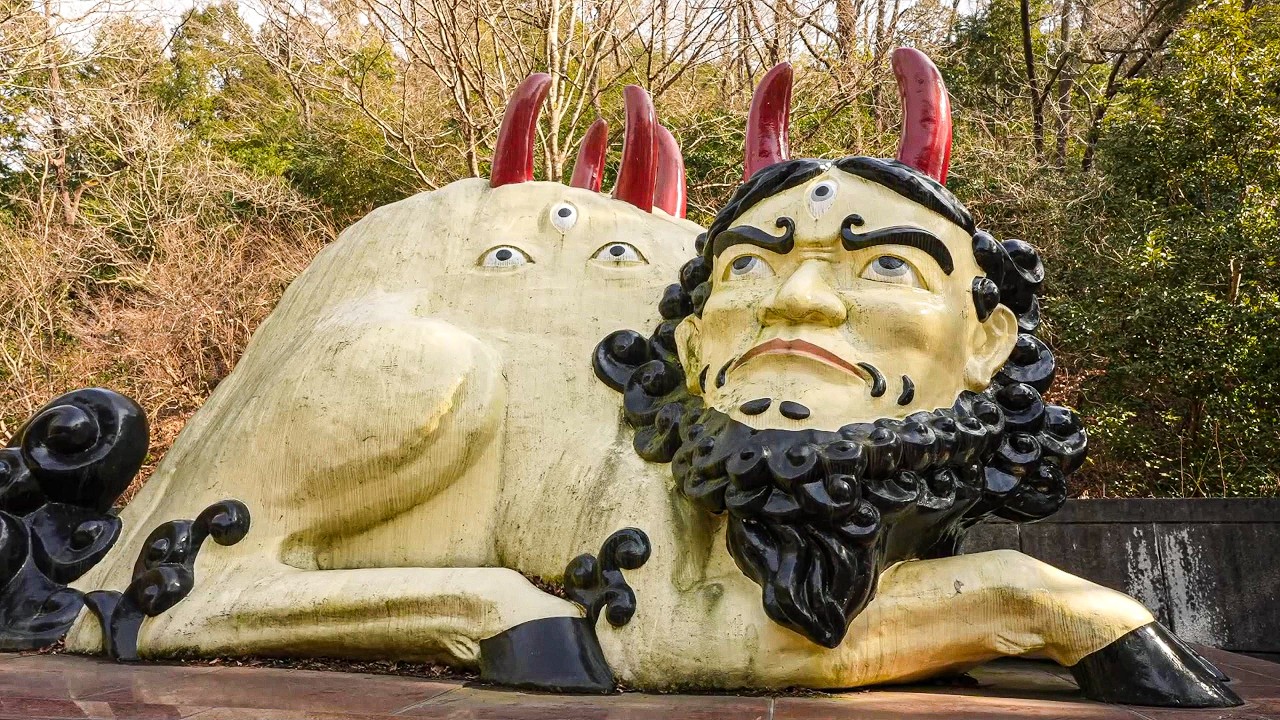 カオスすぎる、三重県にある仏教のテーマパーク「寶珠山大観音寺」&ルーブル彫刻美術館