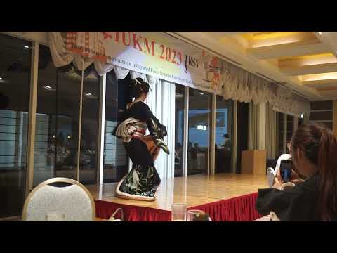 Dança de gueixas no jantar de gala do IUKM 2023 (JAIST)