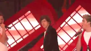 One Direction en The X Factor USA 2012-Live While Were Young