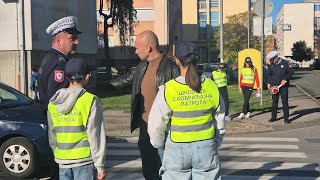 Školska saobraćajna patrola kod škole Vasa Čubrilović