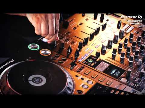 Roger Sanchez - CDJ-2000NXS2 & DJM-900NXS2 Performance