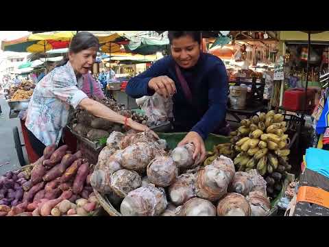 Routine Food & People Lifestyle in the Phnom Penh Morning Market- Hardworking, Friendly, Reasonable 