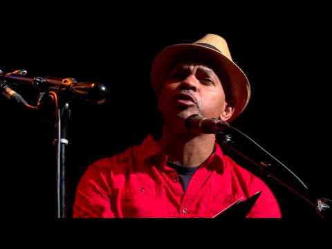 eTown Exclusive: Guy Davis On-Stage Interview (UNCUT)