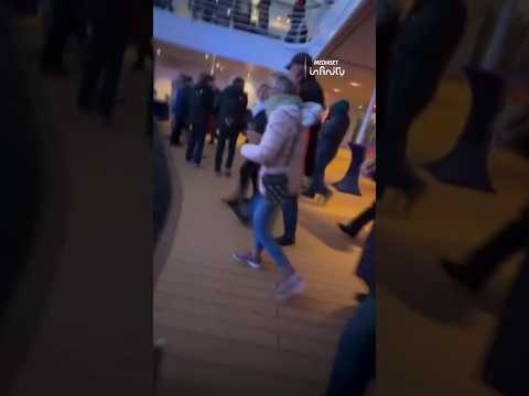 Pánico entre los pasajeros de un crucero en Alemania tras chocar contra un portacontenedores
