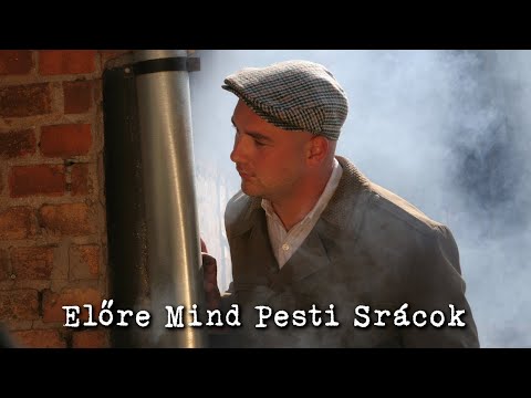 srácok péniszeket mutatnak)