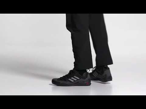 TERREX SWIFT SOLO APPROACH SHOESVERSATILE APPROACH SHOES MADE IN PART WITH RECYCLED MATERIALS.