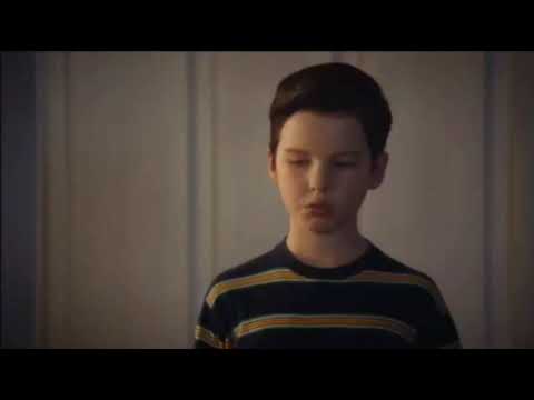 sheldon convence a su madre de volver a creer en Dios.