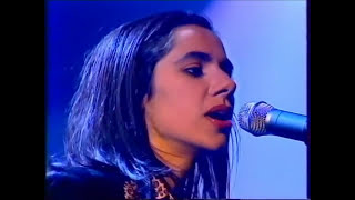 PJ HARVEY //  Canal + 13/11/1995  -  C&#39;mon Billy