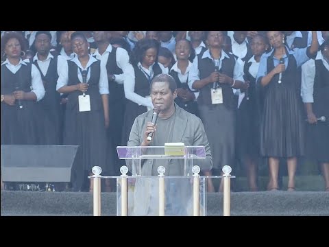 🌧️✨ “How Pastor Robert Kayanja Stopped the Rain During the commanding the future Conference!”