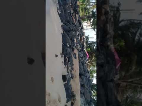 පොල්හේන Beach