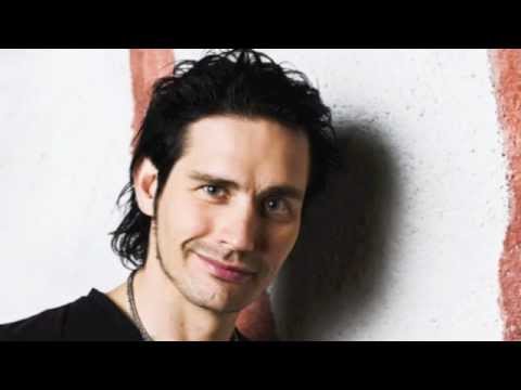 Lauri Tähkä & Elonkerjuu: "juomaripoika" 2002