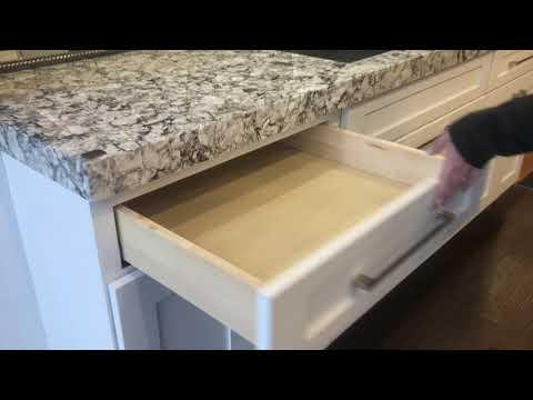 Ice White Shaker Cabinets